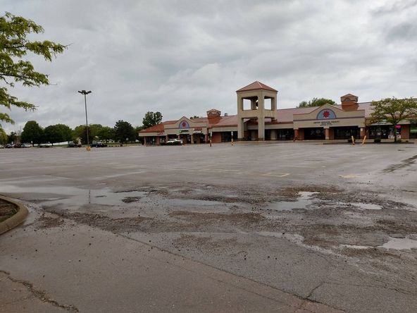 STERLING BAZAAR: 3311 N Sterling Ave, Peoria, IL 61604
